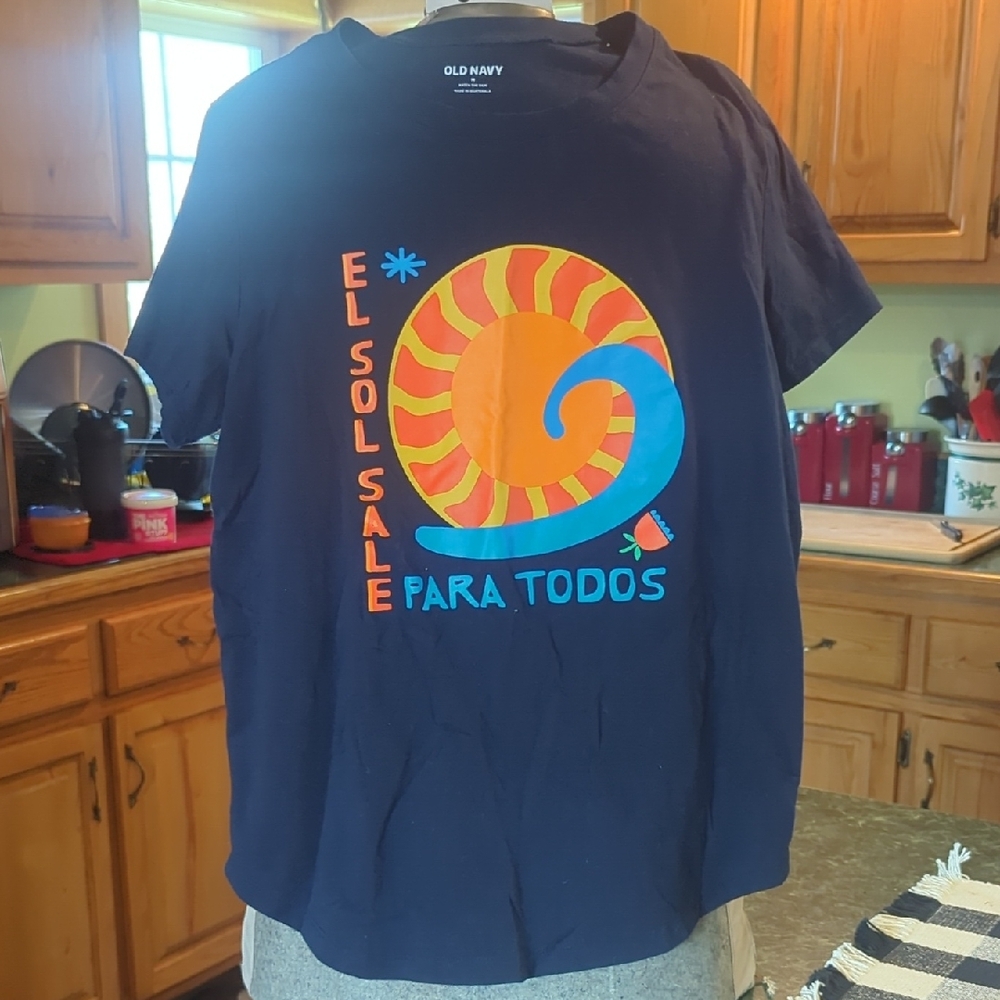 Old Navy, Navy Graphic T-Shirt